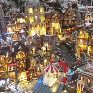 Christmas Village Scenes | Tong Garden Centre | Bradford