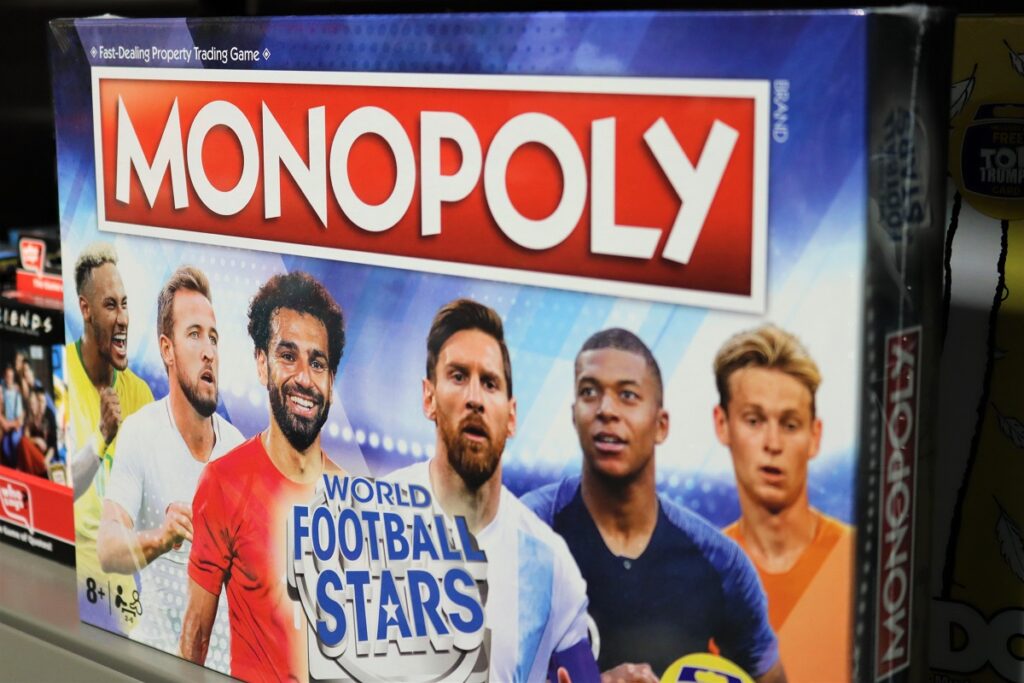 Monopoly: World Football Stars, Board Game